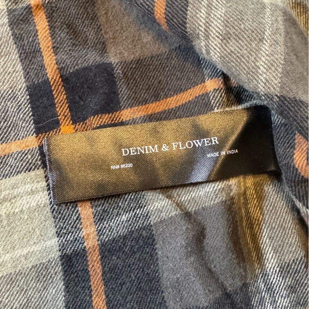 Denim & Flower Plaid Flannel Button-Up Shirt - Picture 5 of 8